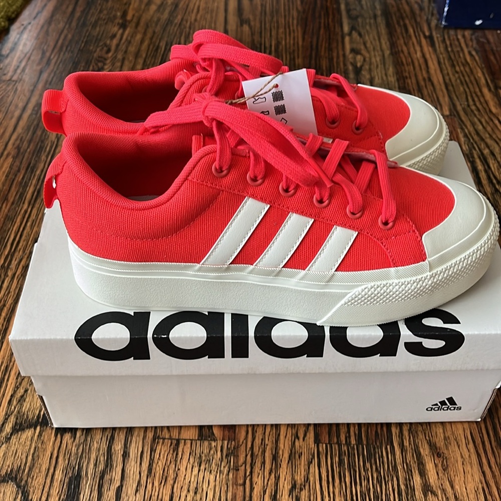 NIB Adidas Women’s Bravada 2.0 Platform Sneakers 8.5